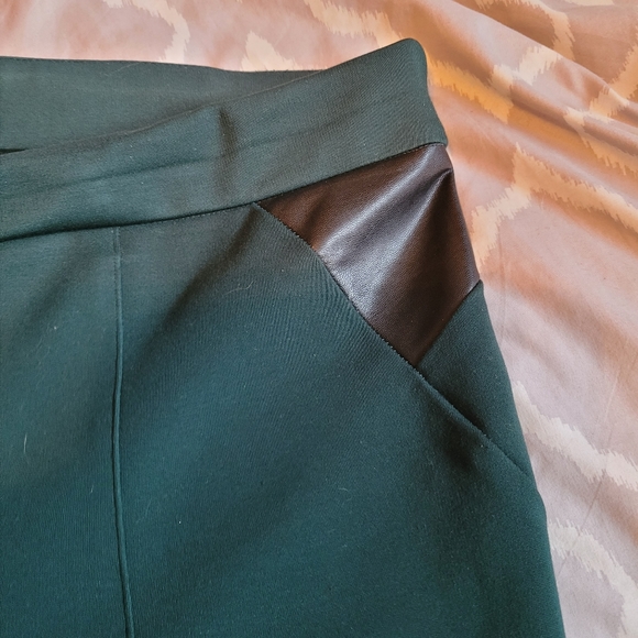 Women's Narrow-leg dress pant, Size 16 - Picture 3 of 6